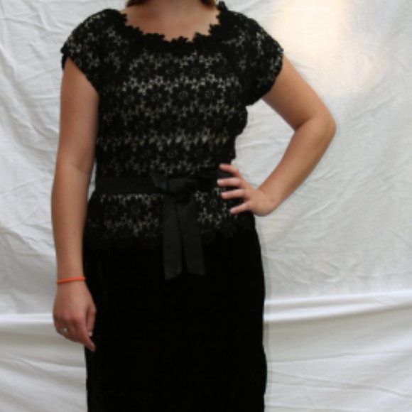 1960's Black Lace and Black Velvet Dress - Picture 6 of 6